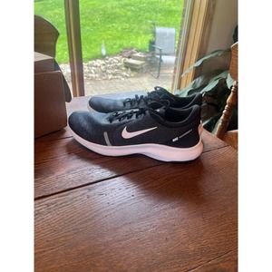 Women’s Nike Flex Experience, Size 10.5, Grey/White